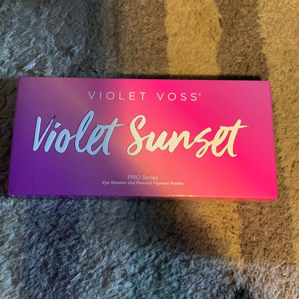 Violet Sunset Pro series eye shadow from Boxy Charm!